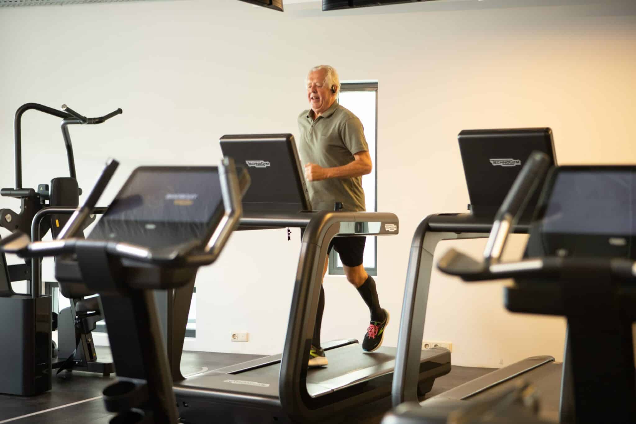 Man op loopband van Biocircuit